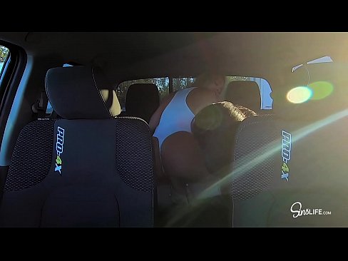 Johnny Sins Huge Dick Getting Sucked By Two Hot Babes in the Car