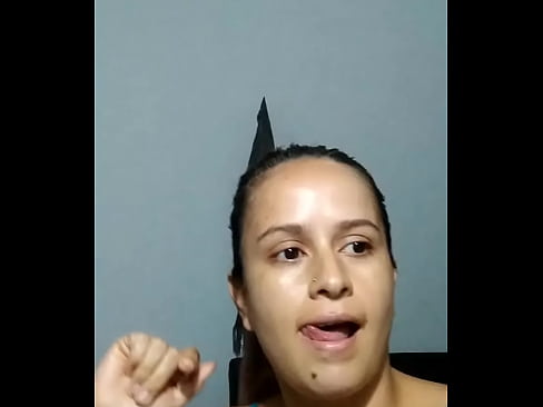 latina culona en casa del padrastro