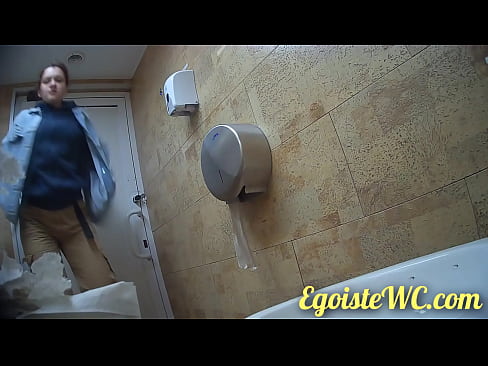 EWC 166. Watching a girl pee close up