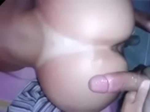 Rabuda dando cuzinho