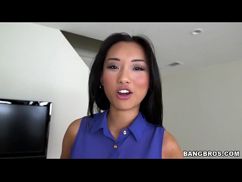 BANGBROS - Brannon Rhoades Fucks 18yo Asian Alina Li On Big Mouthfuls