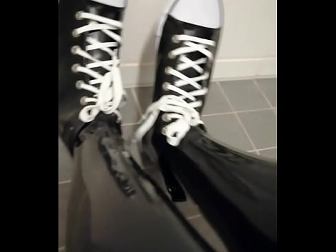 Making great rubbery sounds with shiny and beautiful latex shoes