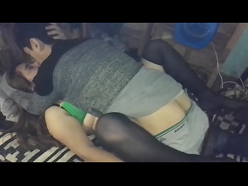 Mi chica quiere coger de misionero por la noche