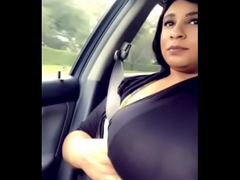 Fast And Furious The Right Way: Caramel Kitten Has Boobs Out While Driving!