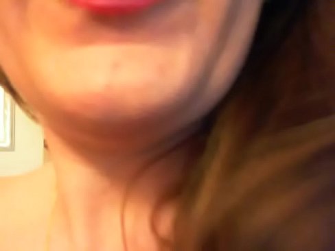 Tua madre ti fa venire un grande cazzo duro e poi ti ignora ti sei venuto nelle mutande vero?  Tua madre ti fa venire un grande cazzo duro e poi ti ignora ti sei venuto nelle mutande vero?
