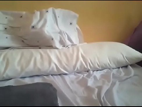 Hermosa novia deepthroating fácilmente