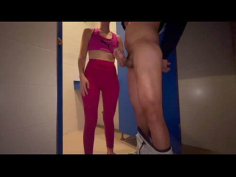 I go into the girls' bathroom in the gym and I surprise a girl who enters the bathroom, she helps me finish cumming by giving me a good wank until I end up in her little hand