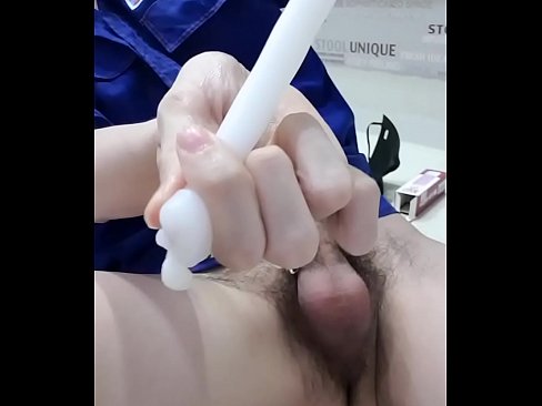 Đình Huy xài sextoy