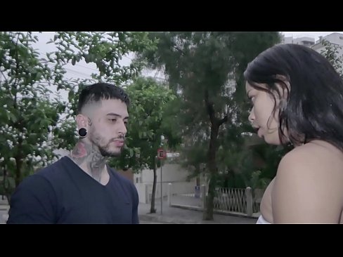 50 tinha - Puta de rua morena fudendo por dinheiro