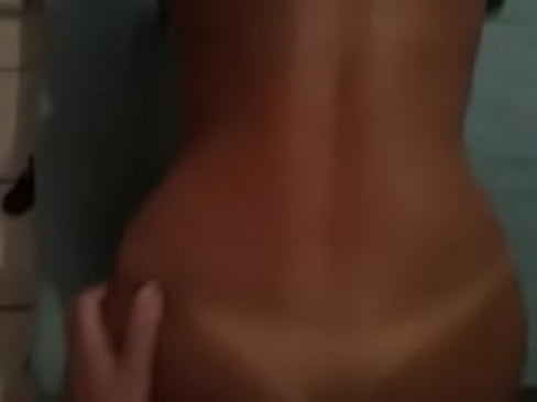Mais uma no cuzinho guloso do meu amor