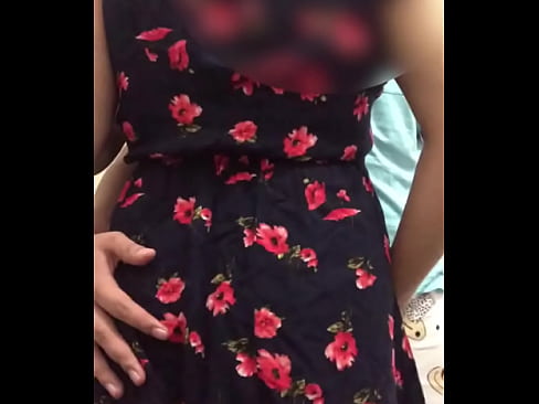 BESO A MI MEJOR AMIGO AFUERA DEL BAÑO  BESO A MI MEJOR AMIGO AFUERA DEL BAÑO