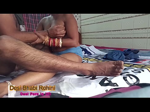 सोती हुई छोटी बहन की चुदाई की भाई ने घर में कोई नहीं था XXX Fuck