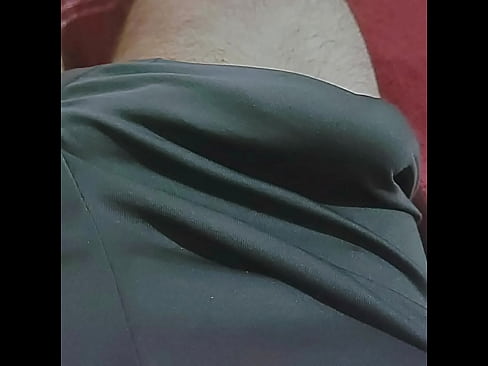 Batendo punheta e gozando muito masturbando