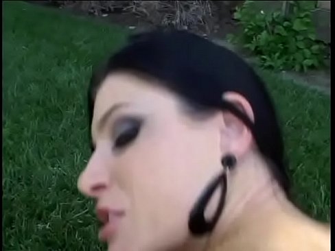 Amazing babe with freat butt gets jizzed after blowjob outdoor