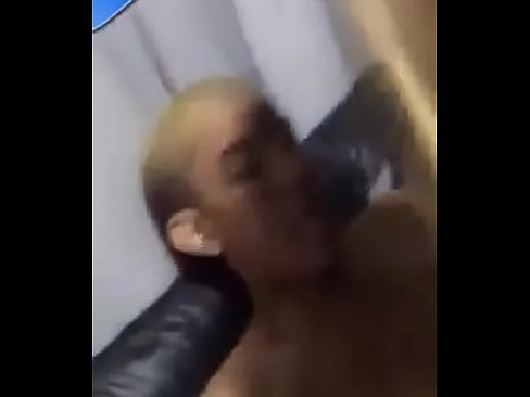 Gostosa dos peitão metendo