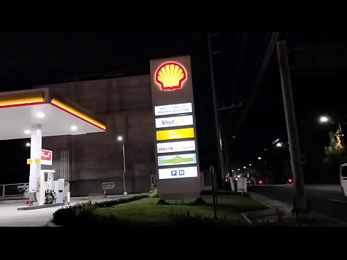 Pinay pakarat sa  (Shell)Gas sation and eats CUM