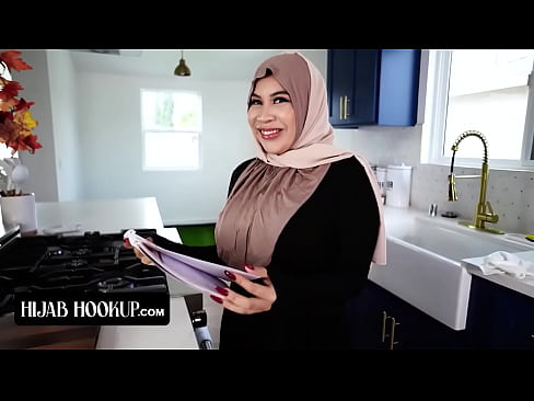Curvy Hijab Wife Tokyo Lynn Can't Wait To Fuck Husband's Big Dick