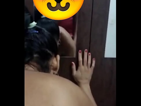 Casada convidou o Tigrão meter gostoso na buceta.