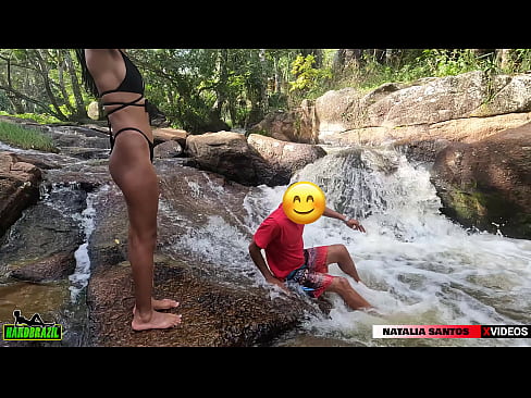 Provocando um desconhecido no meio de uma cachoeira em Alagoas deixando ele louco