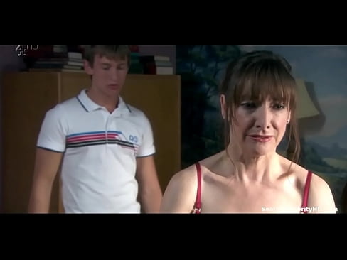 Pauline McLynn Shameless-UK S08E03 2011