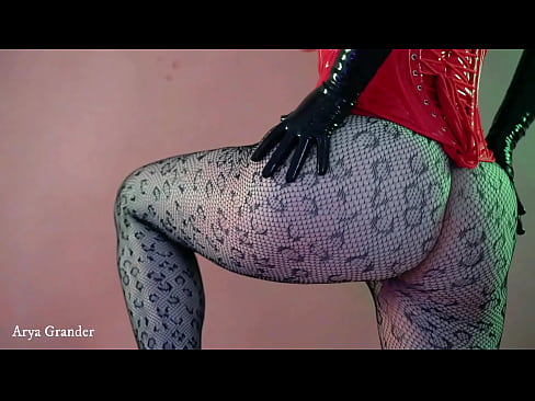 big buttocks in lace black pantyhose sexy