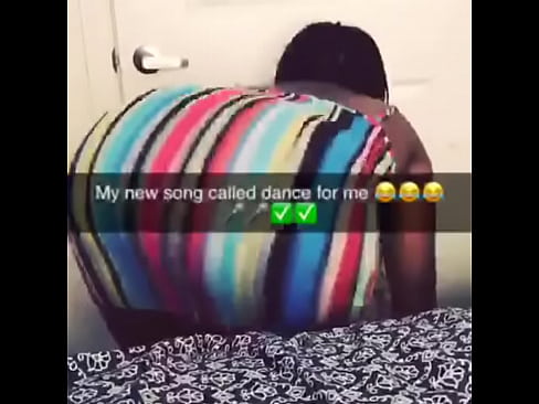 Ebony big booty twerk ass while bf sing and fuck hoe