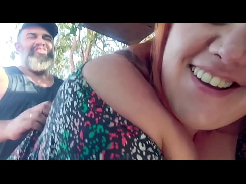 Fudeu a gostosa na estrada de terra