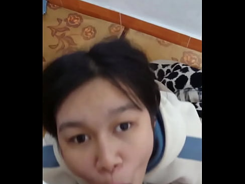 Chinese girl sucking cock hard