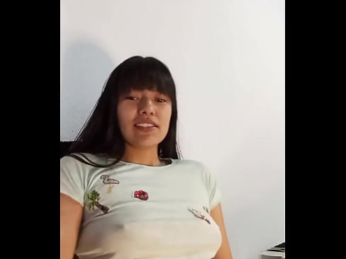 CACHONDA Y CALIENTE SE MASTURBA PARA TI ELLA SABE CORRERSE A CHORROS