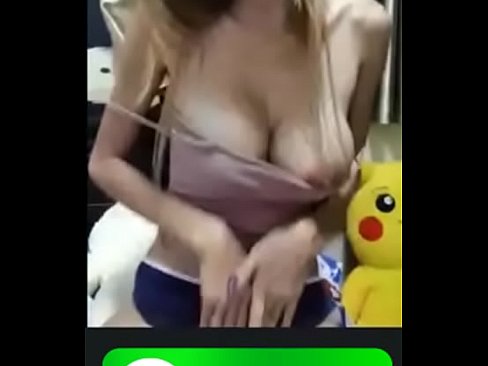 thai girl play with her pussy