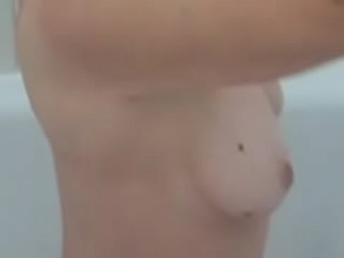 tits under shower1