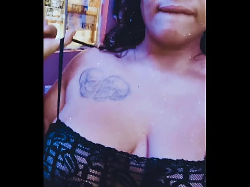 Mexicana culona con ricas tetas se toca para mi