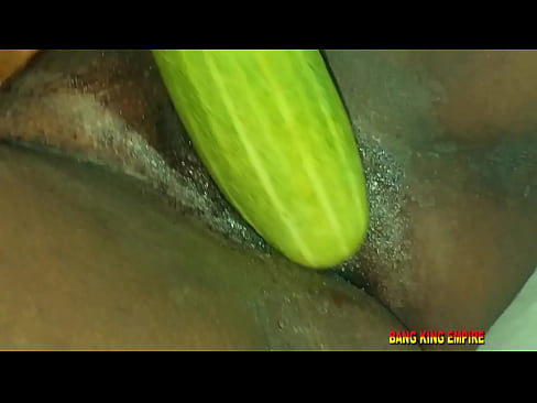 AMATEUR BBW MASTURBATE HER WET DRIPPING PUSSY