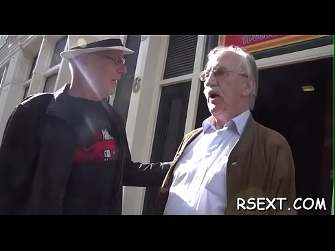 Man gets his dick sucked