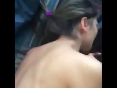 Dándole por atrás a mi pareja