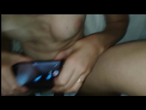 O Corno liga para escultar a foda de sua esposa gostosa com o negão eletricista  O Corno liga para escultar a foda de sua esposa gostosa com o negão eletricista