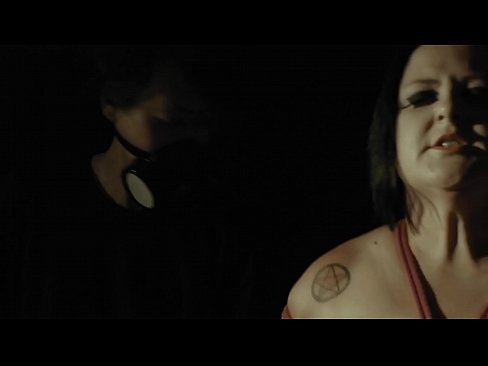 ATRIZ BBW SENDO AMARRADA EM CENA DE BDSM