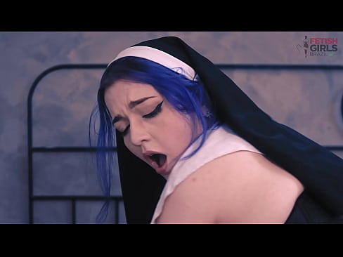 Nun Madalena Taking a Nice Cumshot Inside Her Ass, Very Naughty She Puts the Cum Out While the Priest Watches.