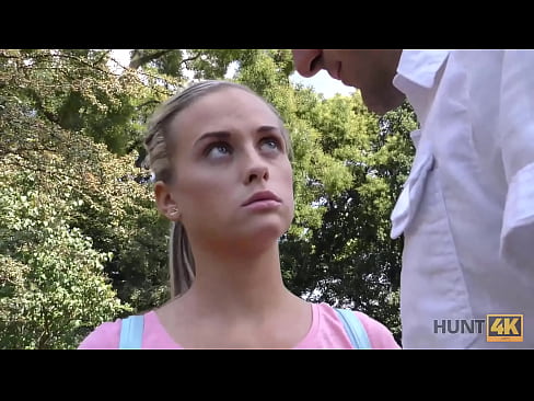 HUNT4K. Hunter paie beaucoup d'argent pour avoir la chance de baiser une blonde près de son petit ami  HUNT4K. Hunter paie beaucoup d'argent pour avoir la chance de baiser une blonde près de son petit ami