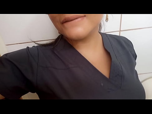 LATINA NURSE STEPMOTH MAKES PORN IN THE OFFICE BATHROOM, THEN TAKES A HOSPITAL PATIENT TO FUCK AT HER HOUSE. REAL PORN OF MATURE NURSE FUCKING WITH HOT PATIENT.