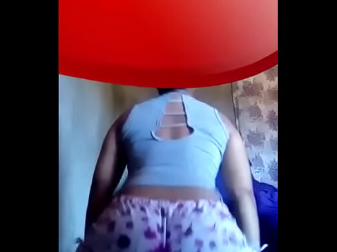 novinha dançando funk de 19 anos