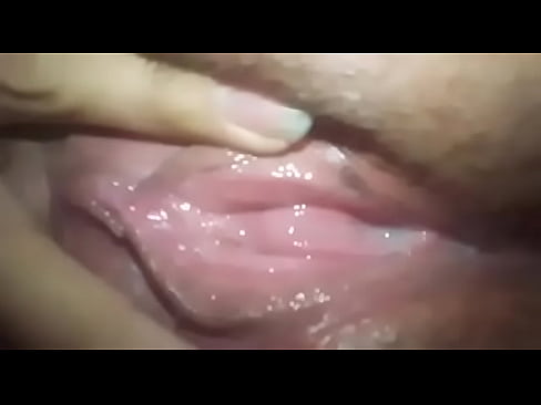Peruana excitada y mojada