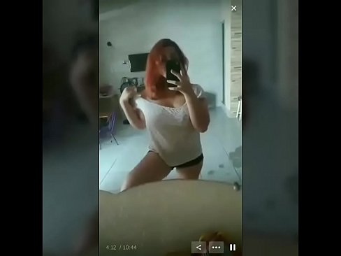 Gordinha branquinha toda excitada no Periscope