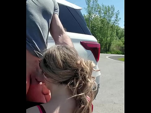 amateur babe hitchhikes and gives blowjob for gas money