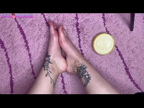 Girl Gives Sensual Feet Massage