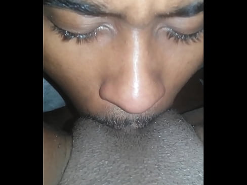 Eating pussy juice