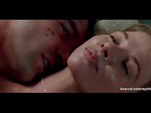 Antonio Banderas teniendo sexo explícito con la actriz española Victoria Abril en una película