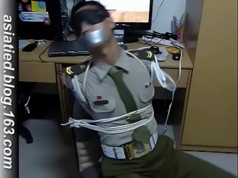 捆绑警察