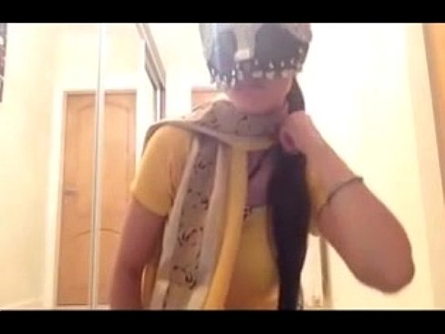 Masked Punjabi tart on cam
