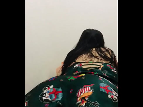 SEÑORA OFRECIDA DEJA QUE LE GRABE EL CULO